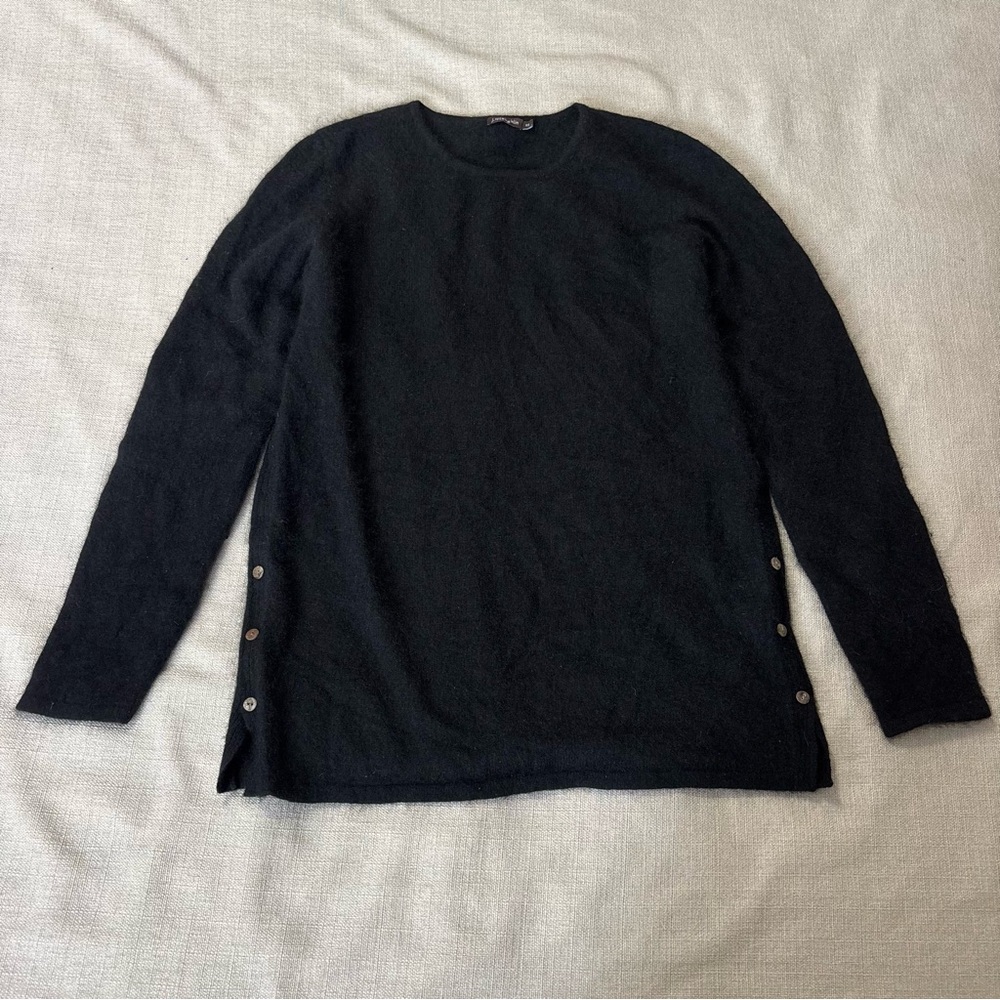 J. McLaughlin cashmere Black Crew Neck Sweater